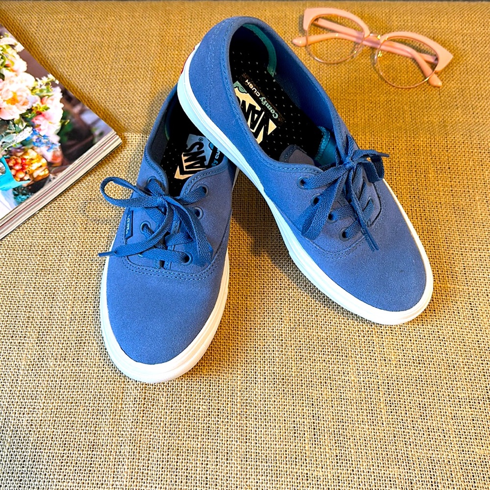 New Van’s women’s sneakers size 6